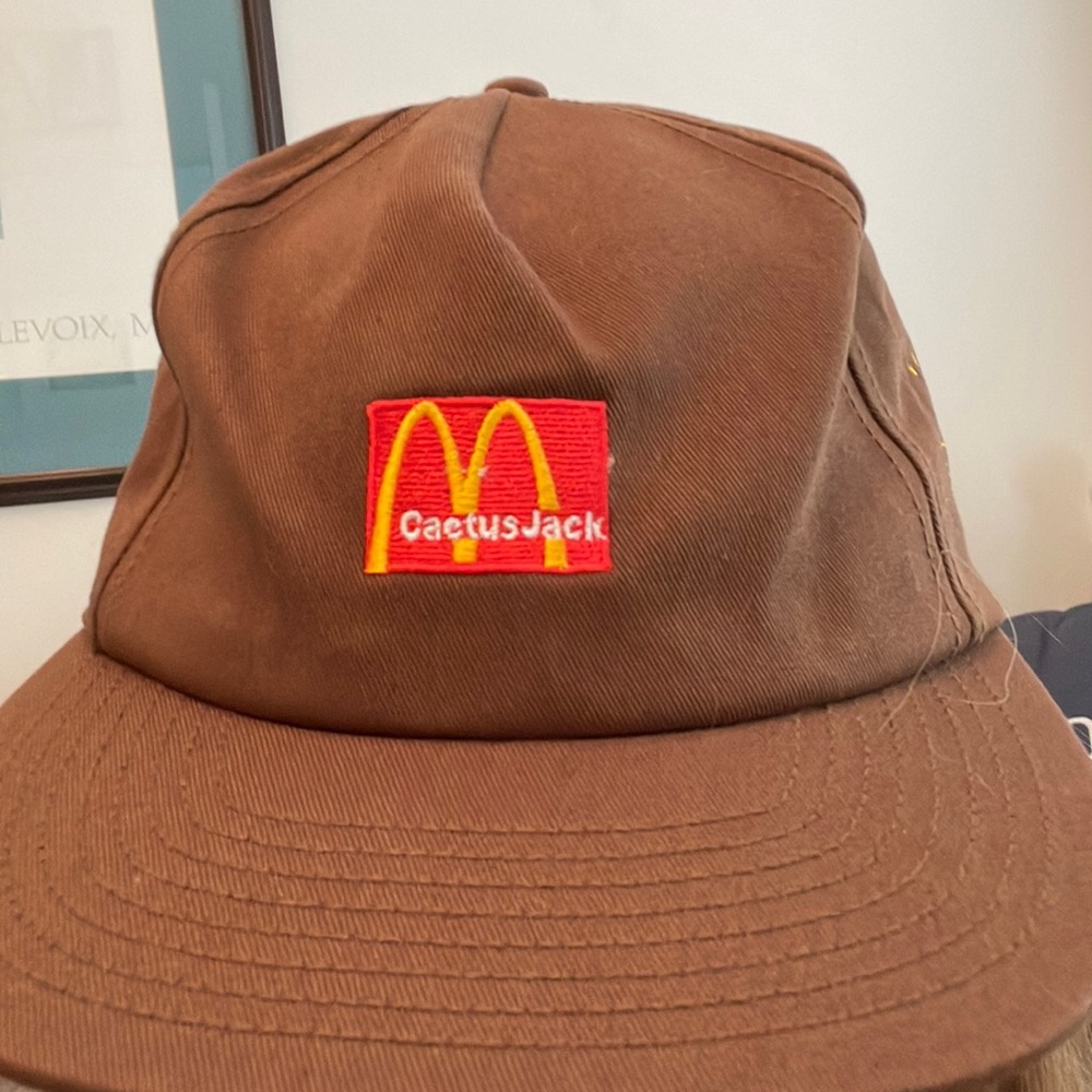 Travis Scott flat bill cap